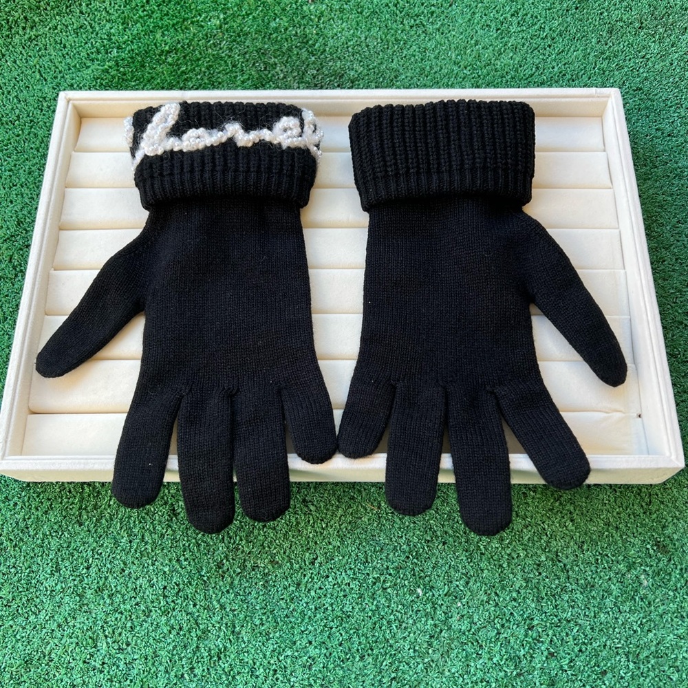 Chanel cashmere gloves